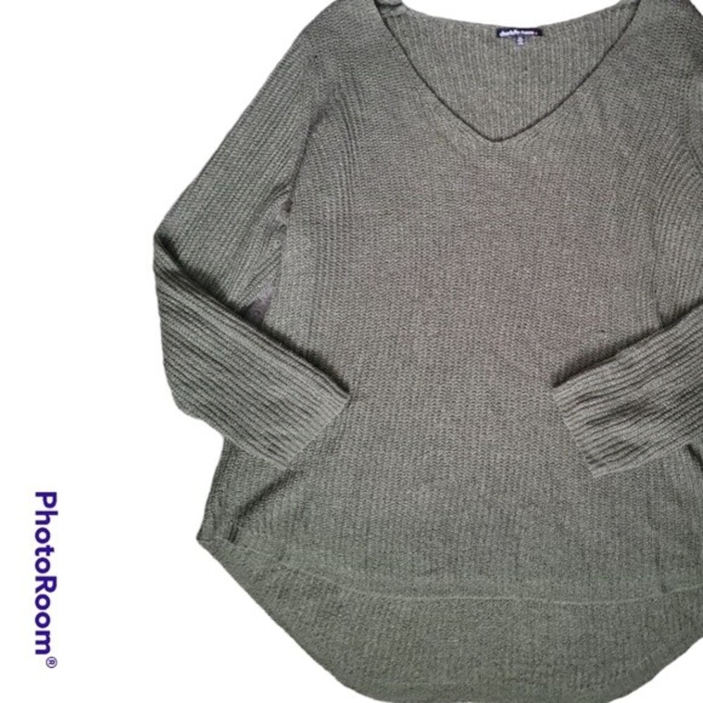 Charlotte Russe + Green V Neck Sweater - 3X